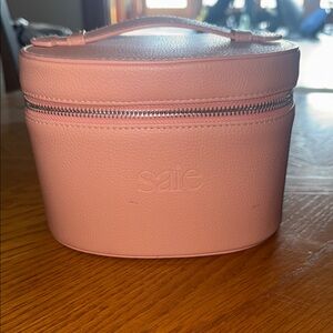 Saie Pink mini vanity case